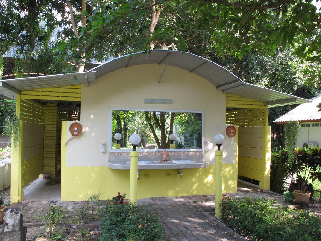 Baan Suan Chan Kanchanaburi City Exteriör bild