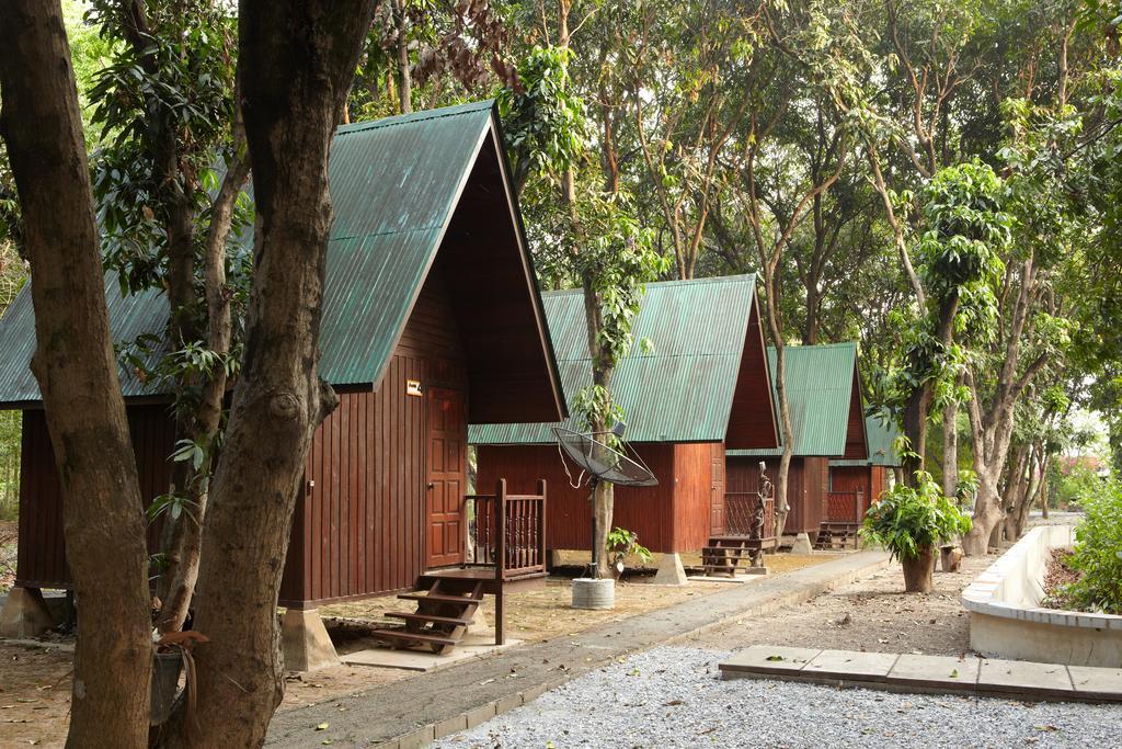 Baan Suan Chan Kanchanaburi City Exteriör bild