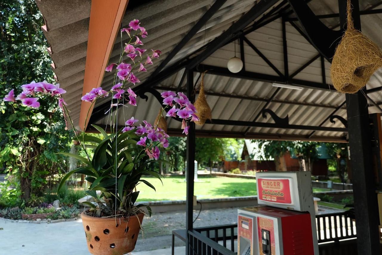 Baan Suan Chan Kanchanaburi City Exteriör bild