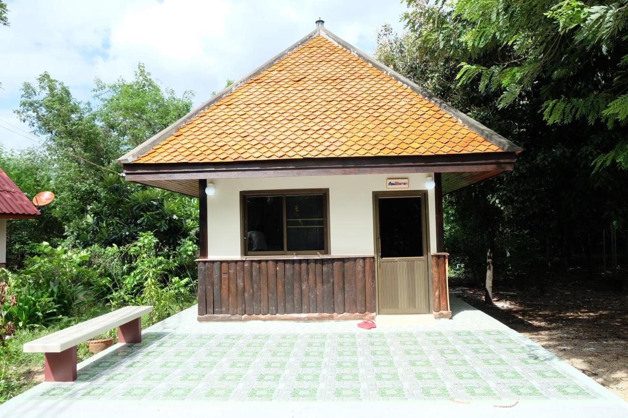 Baan Suan Chan Kanchanaburi City Exteriör bild